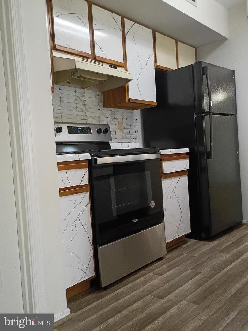 13560 Lord Sterling Place #9-4 photo 32