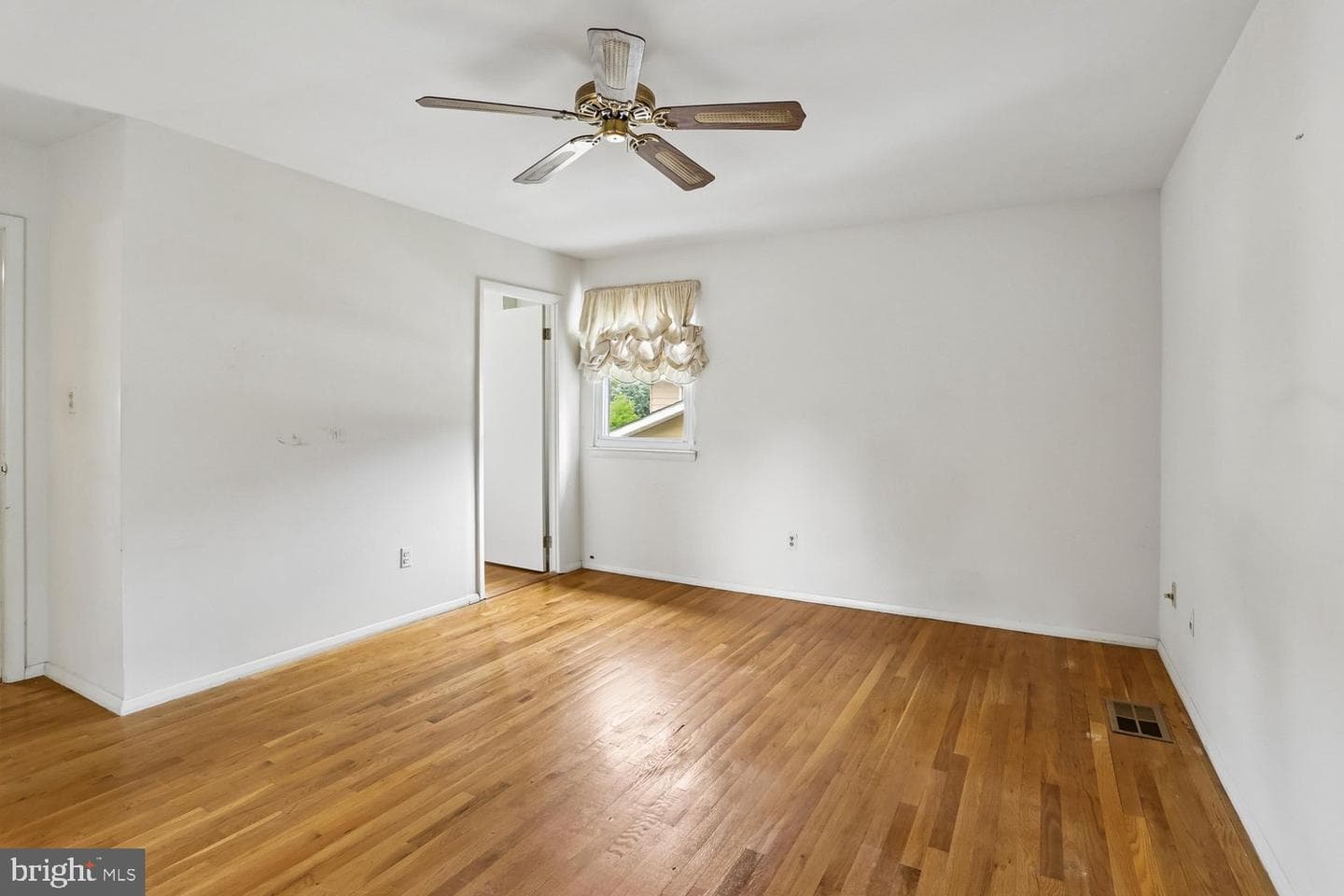 8303 Montpelier Drive photo 18