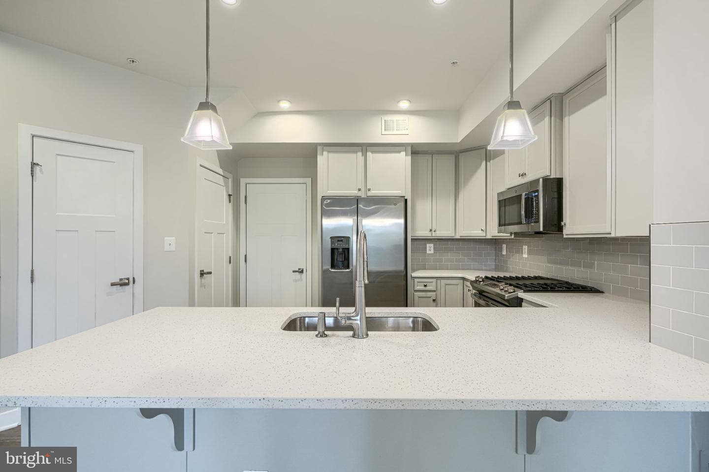 10720 Presidential Parkway photo 10