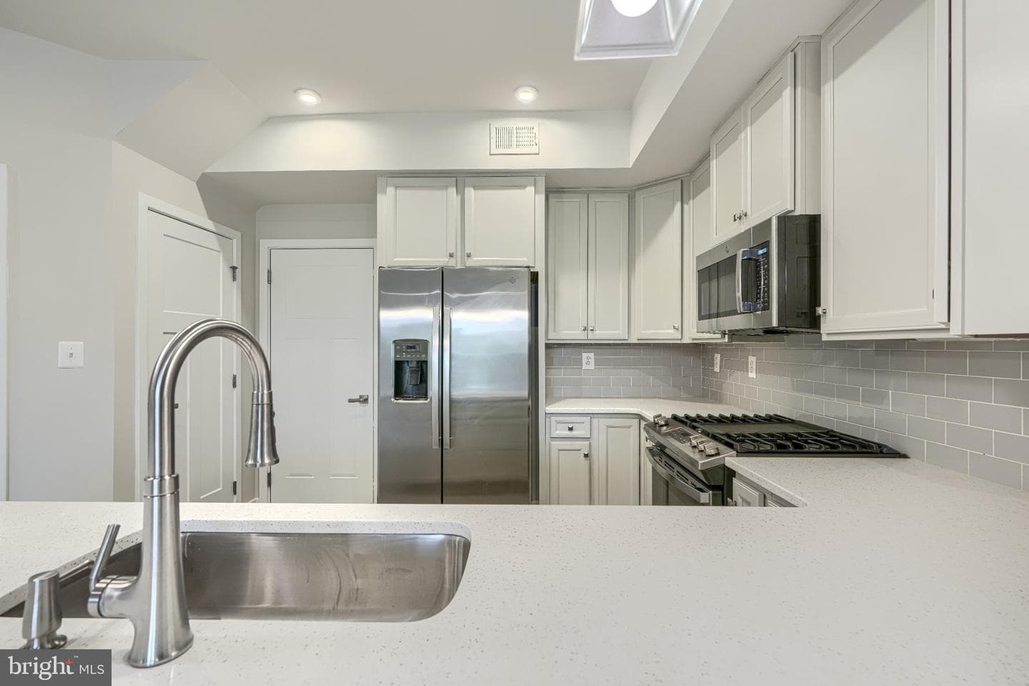 10720 Presidential Parkway photo 11