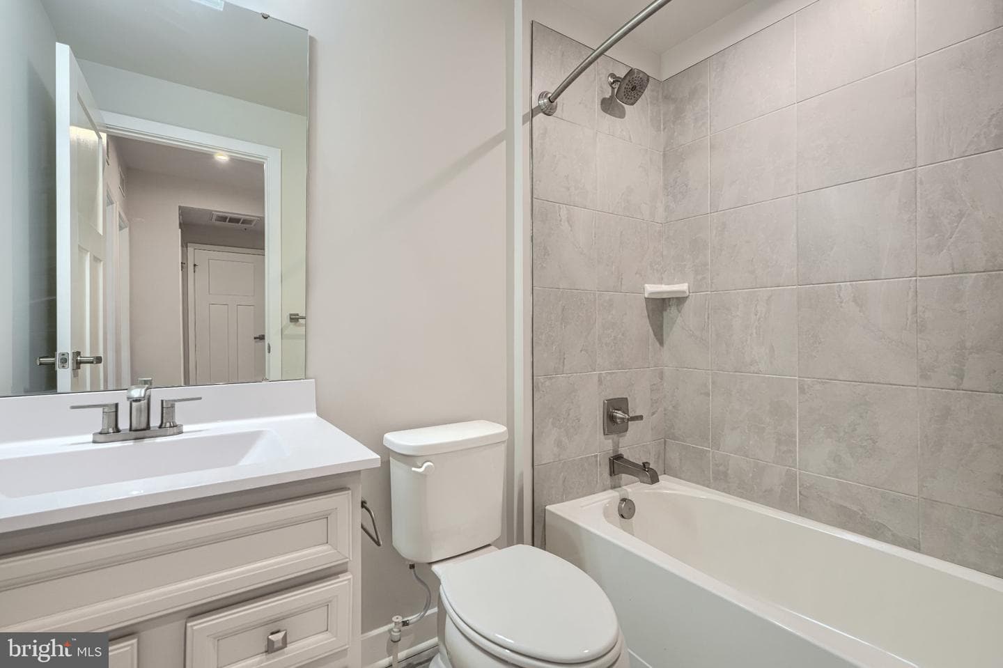 10720 Presidential Parkway photo 27