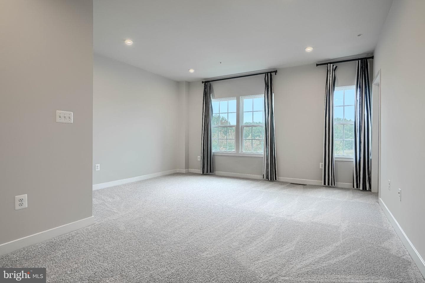 10720 Presidential Parkway photo 30