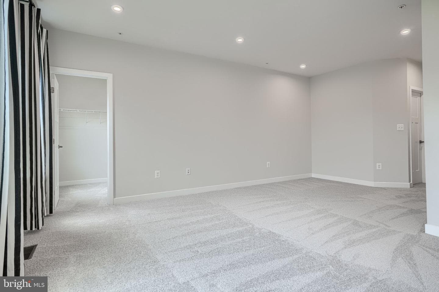 10720 Presidential Parkway photo 31