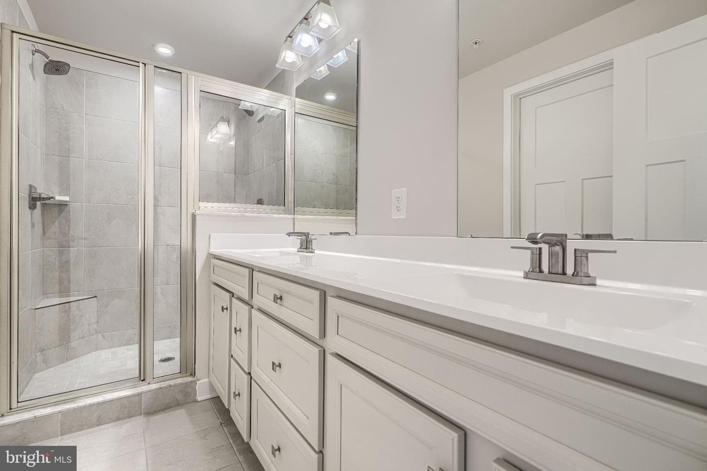 10720 Presidential Parkway photo 34