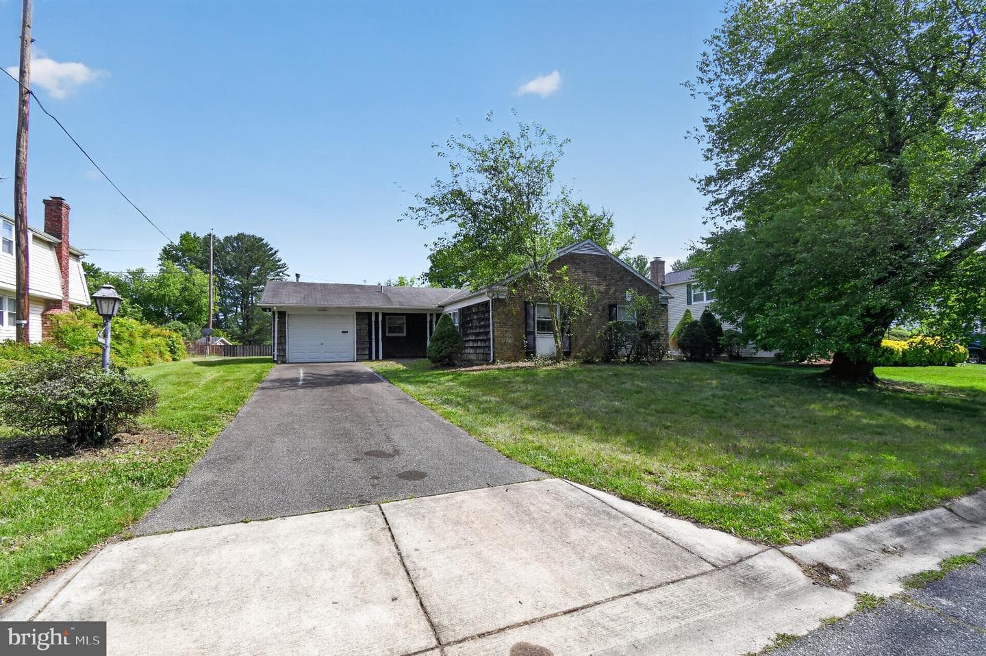 16109 Pond Meadow Lane photo 2