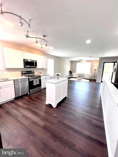 2105 Ruatan Street photo 12