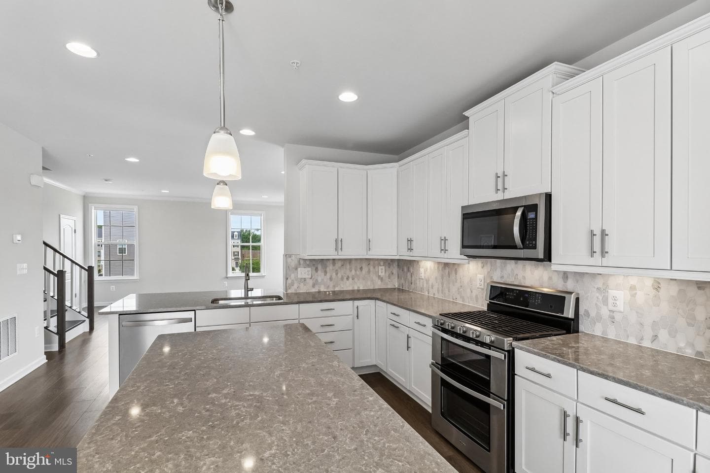7720 Presidential Parkway photo 27