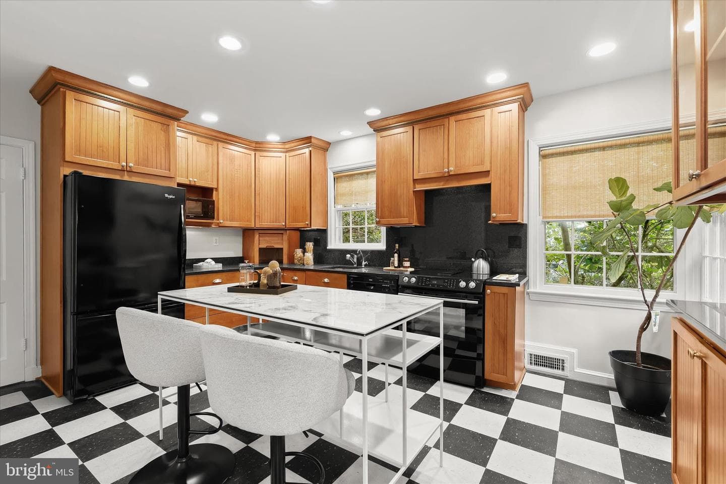4104 Woodberry Street photo 9