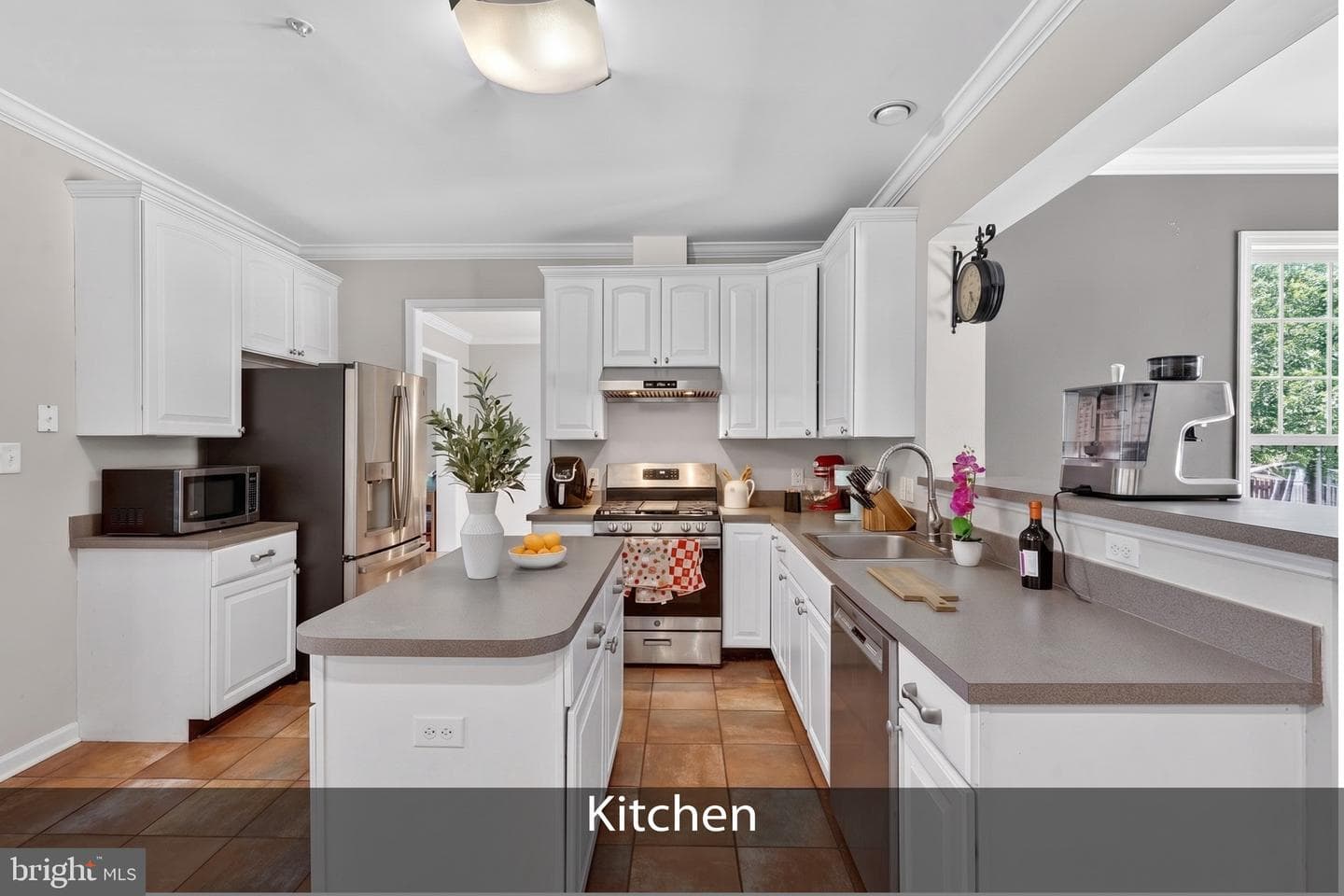 16098 Gales Street photo 12