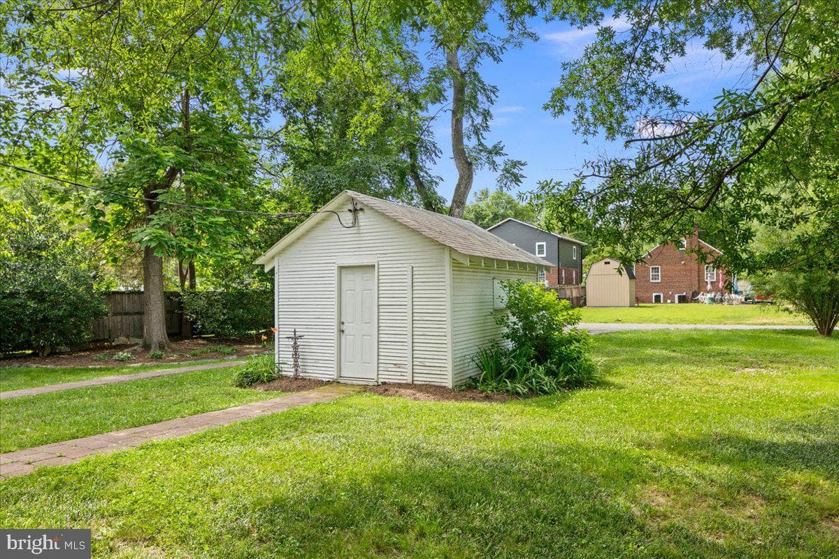 4805 Calvert Road photo 30