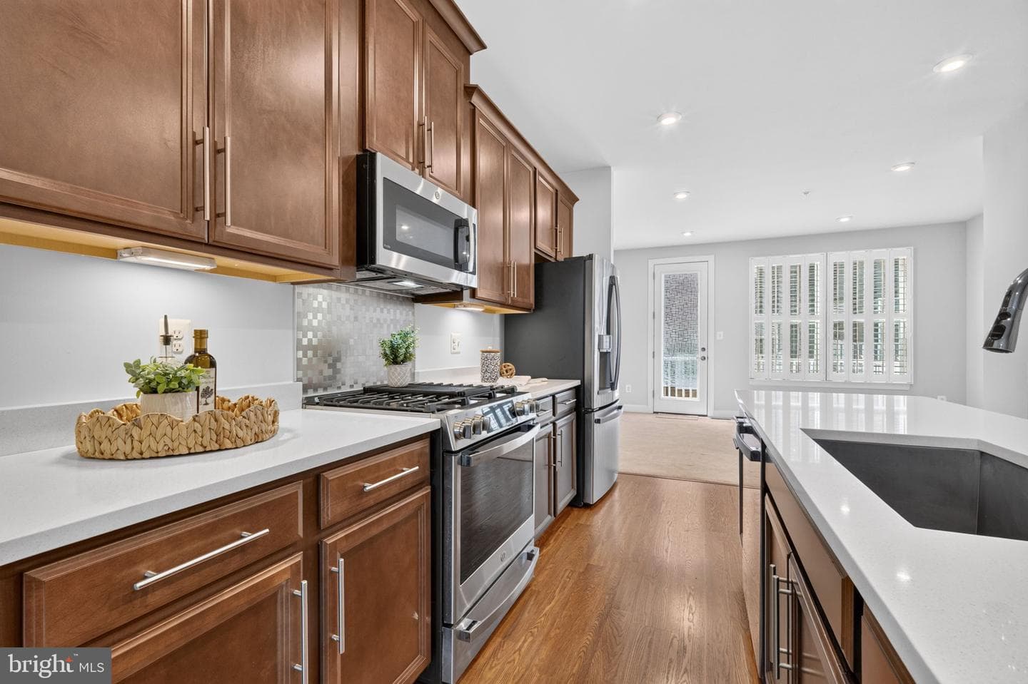 3555 Carnaby Street photo 17