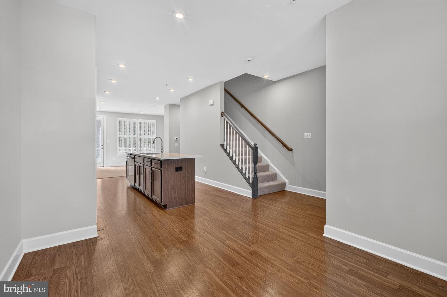 3555 Carnaby Street photo 23