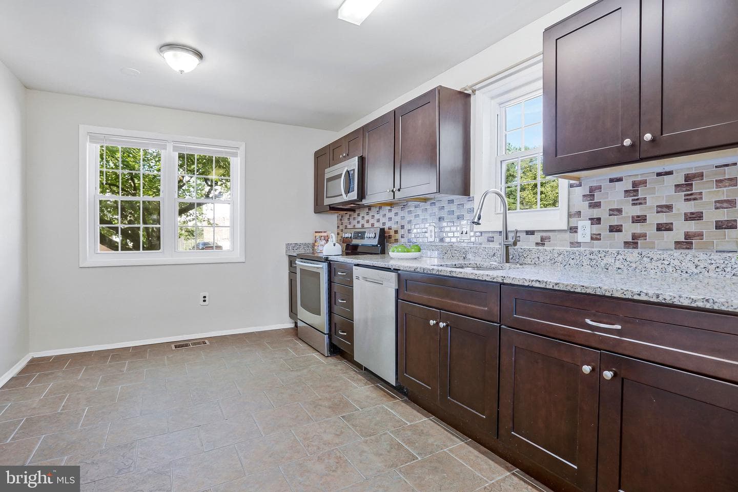 7612 Erica Lane photo 14