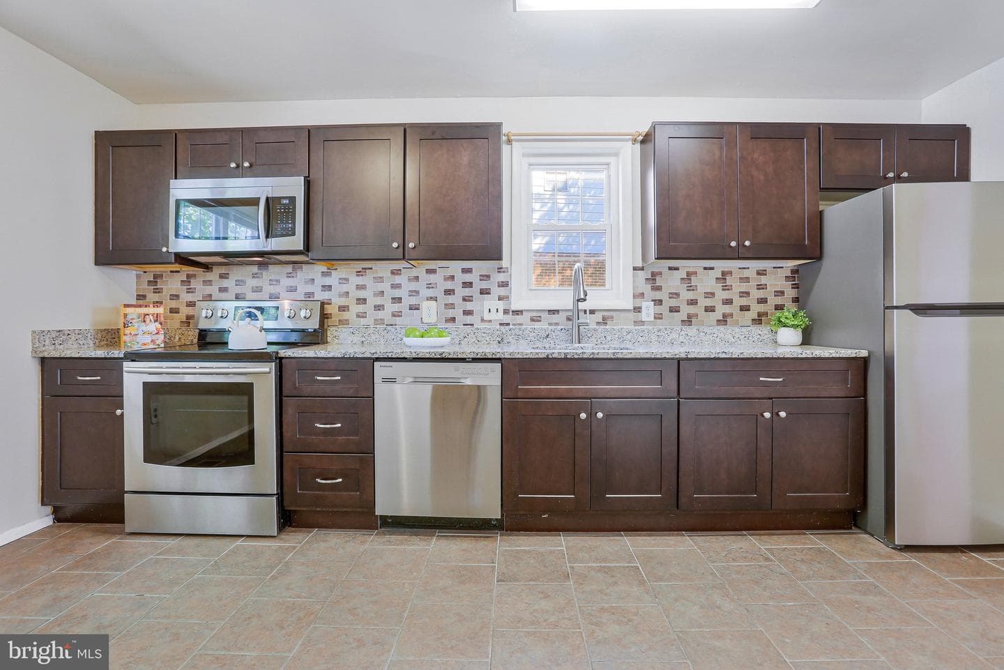7612 Erica Lane photo 15