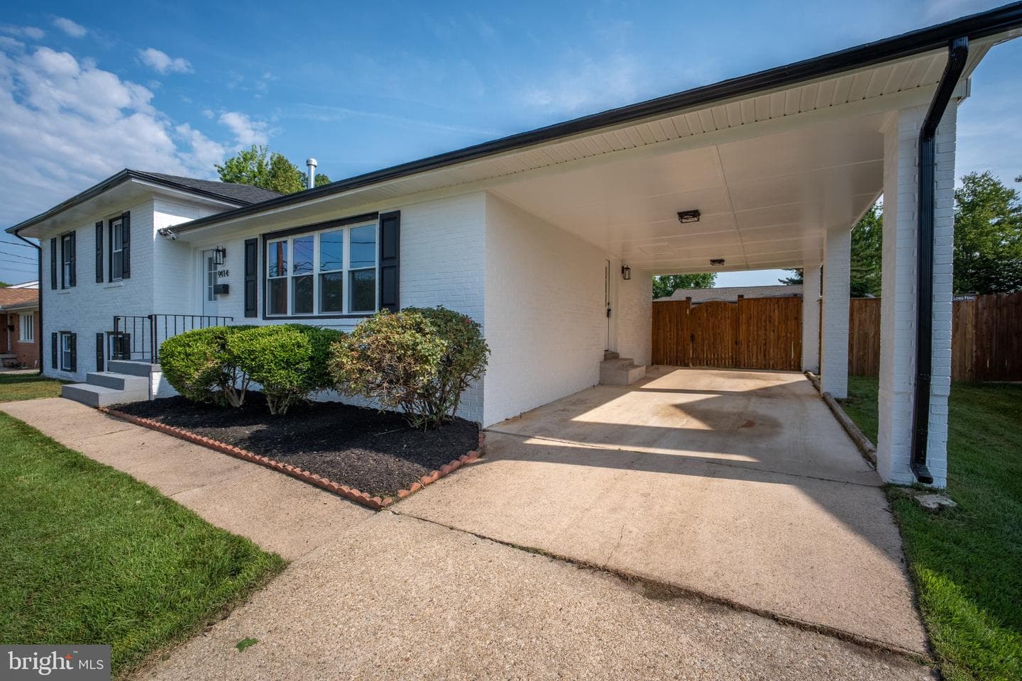 9414 Eldred Place photo 2