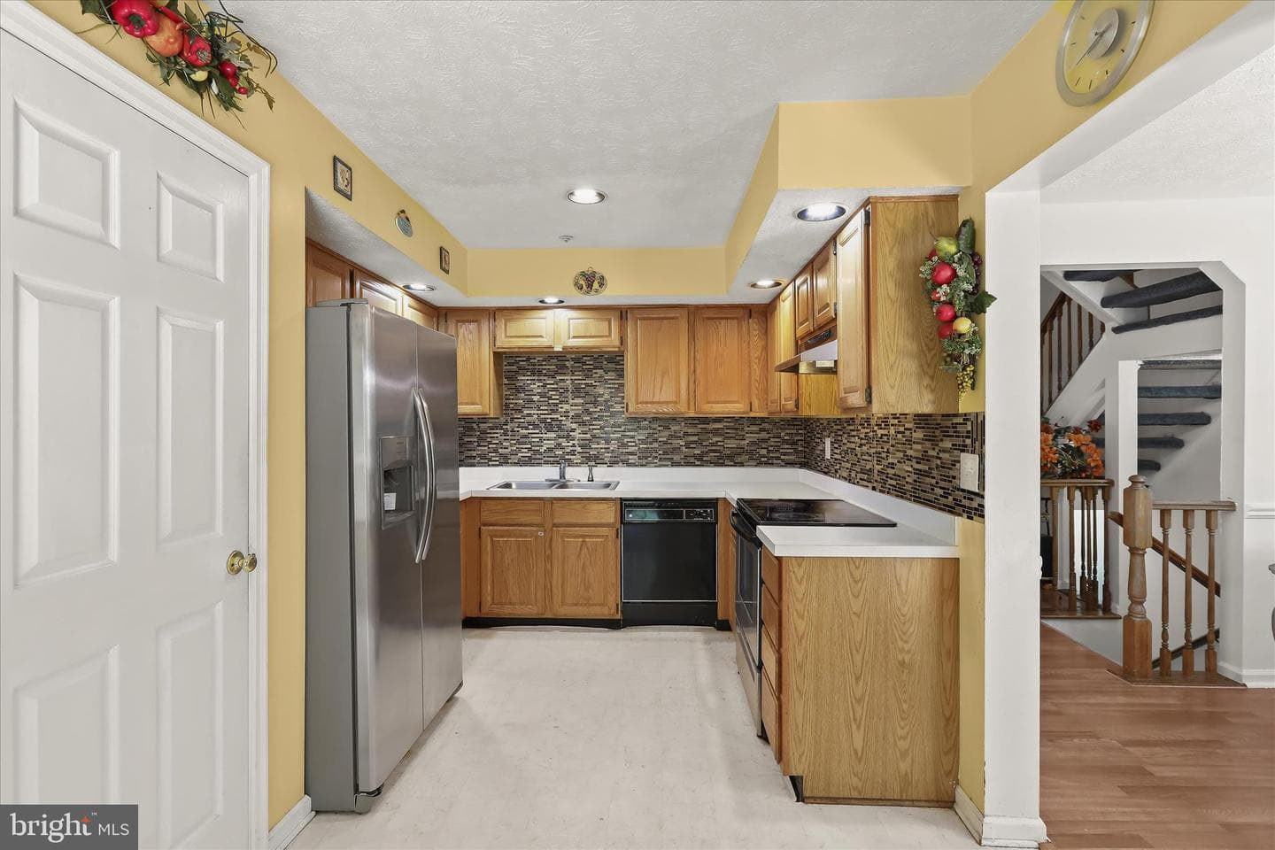 716 Streamside Drive photo 9