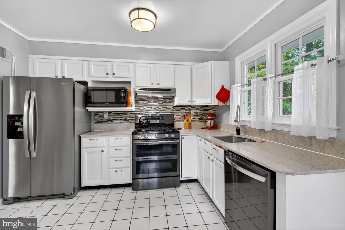 2422 Parkway photo 8