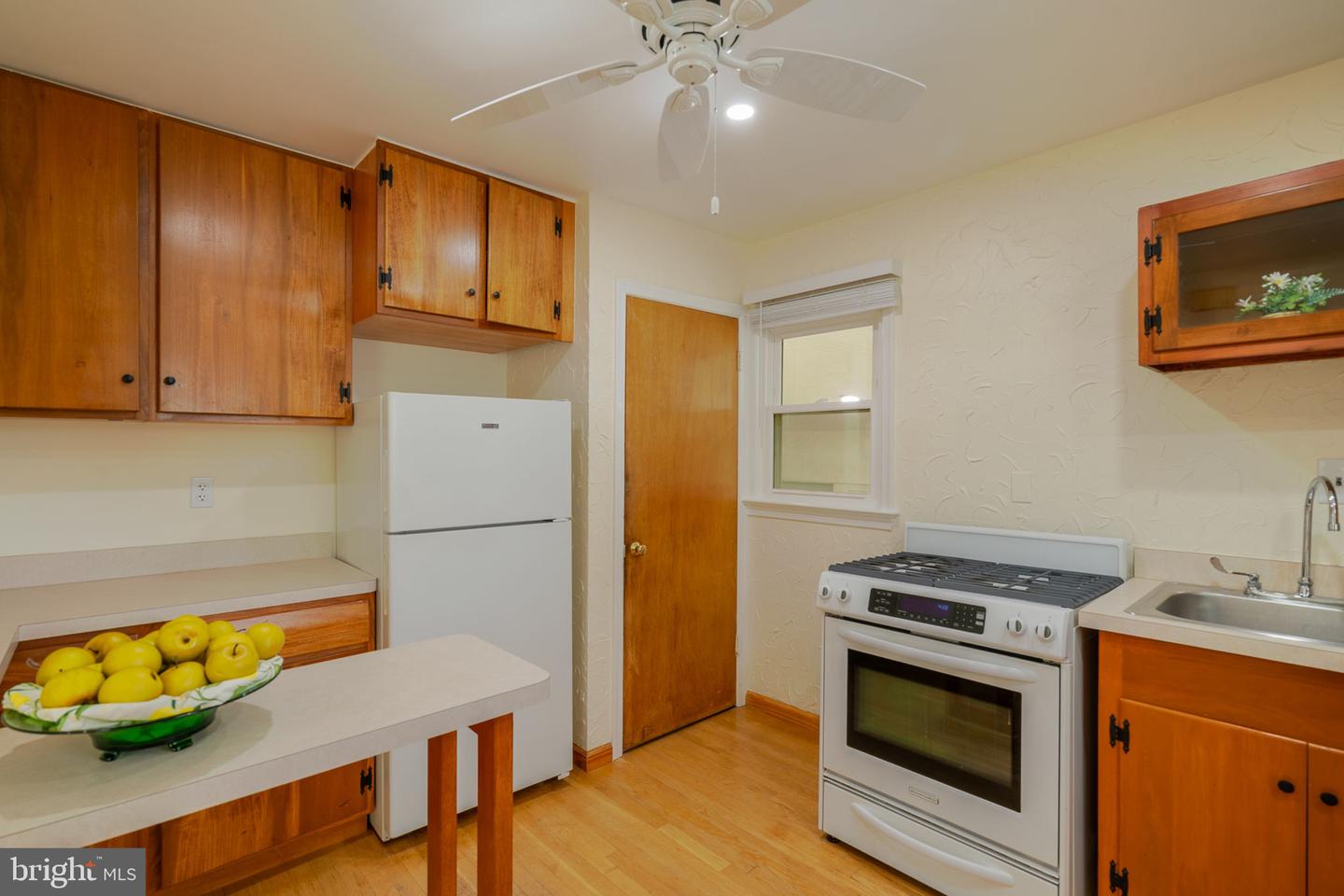 9205 49th Avenue photo 21