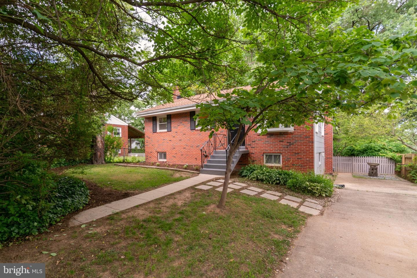 9205 49th Avenue photo 5