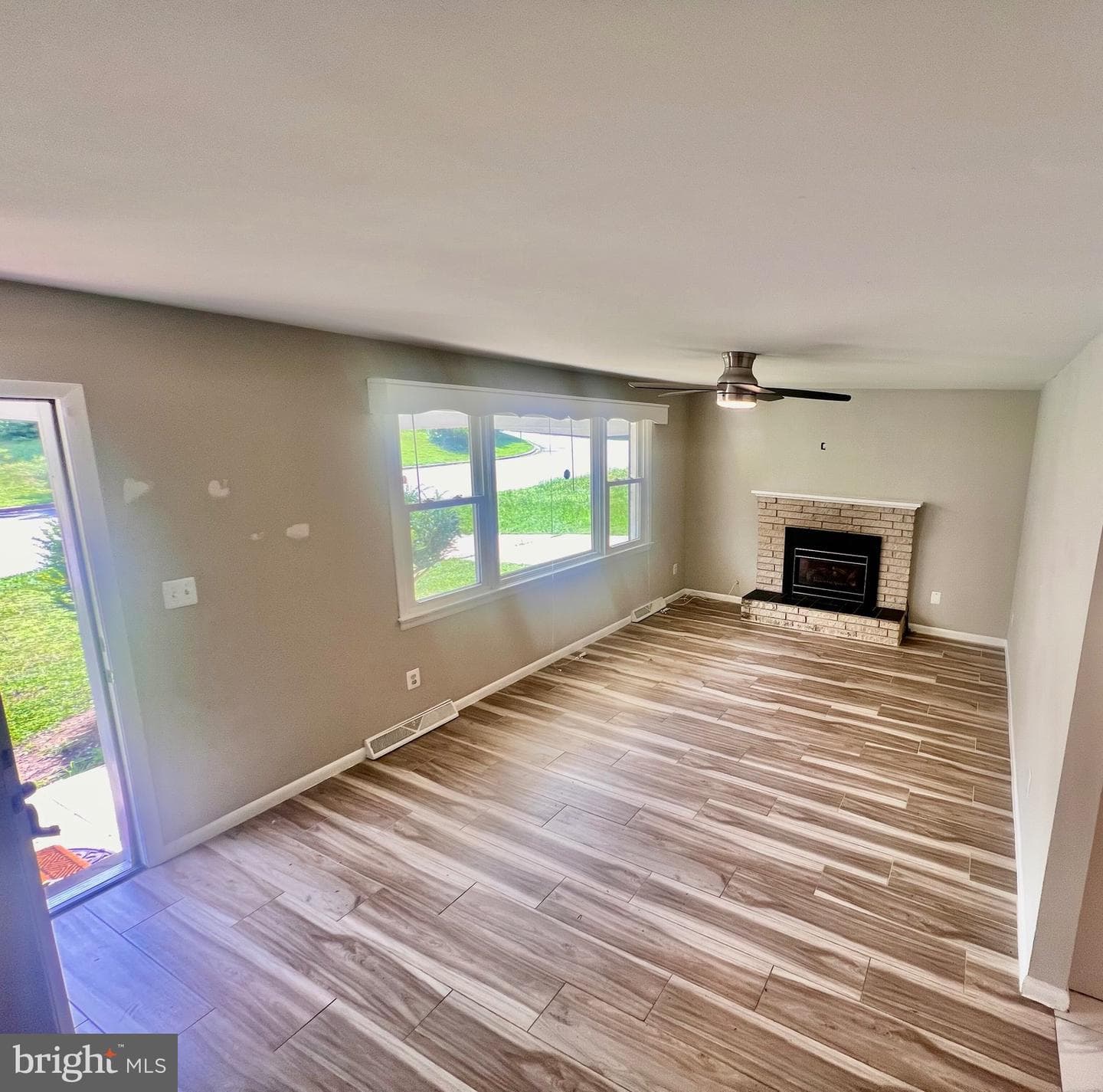 9109 Pinehurst Drive photo 4