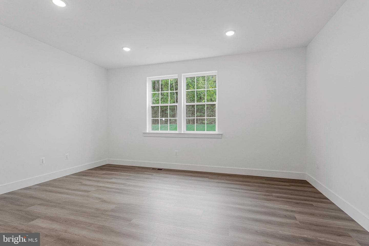 2024 Saint James Road photo 18