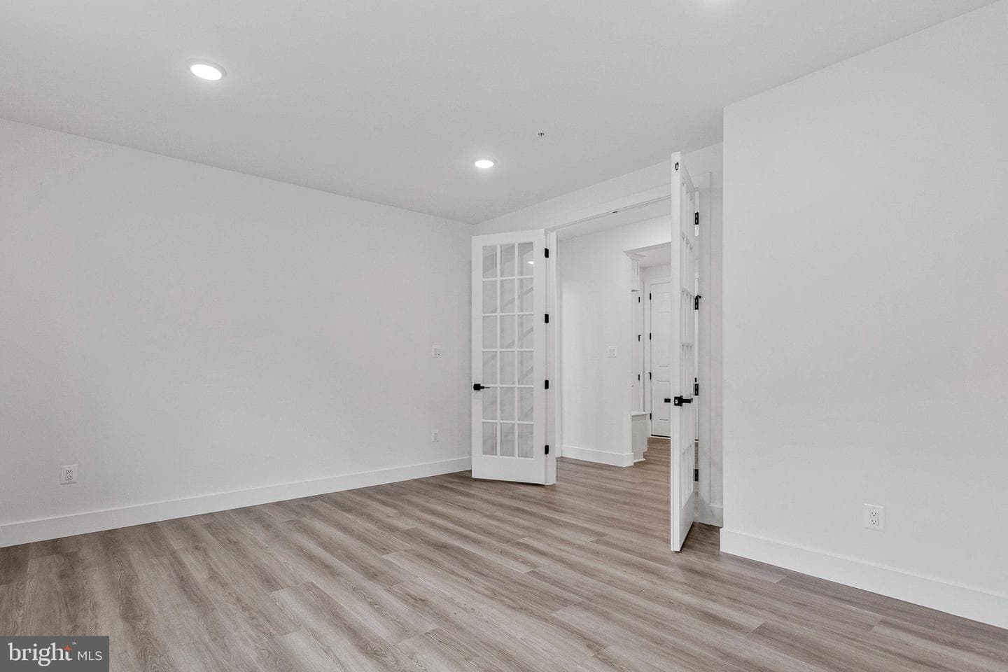 2024 Saint James Road photo 19
