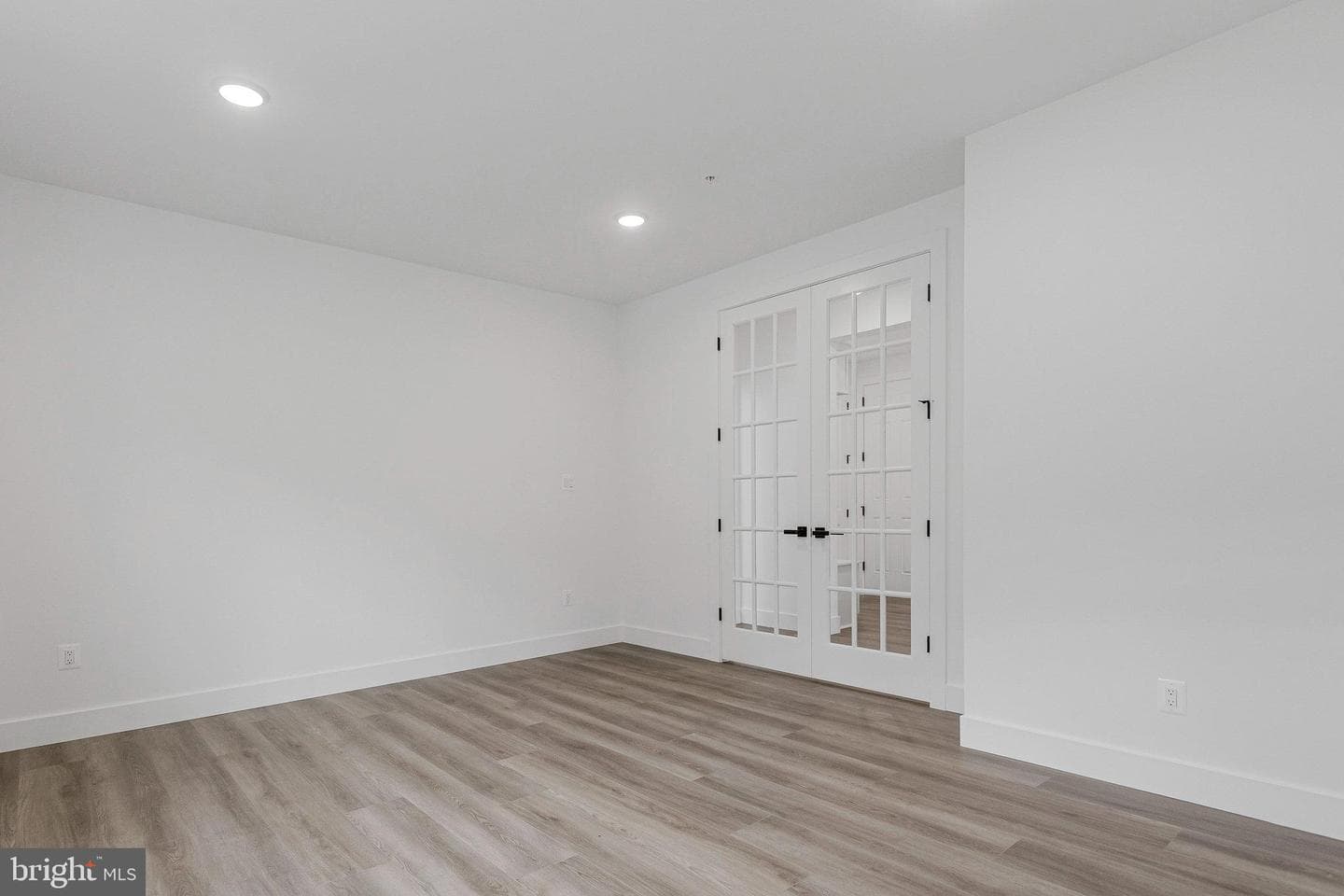 2024 Saint James Road photo 20