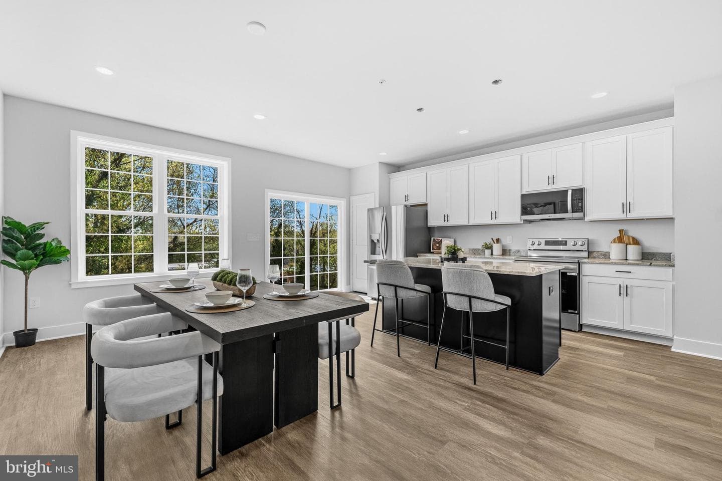 4929 Devitt Place photo 9