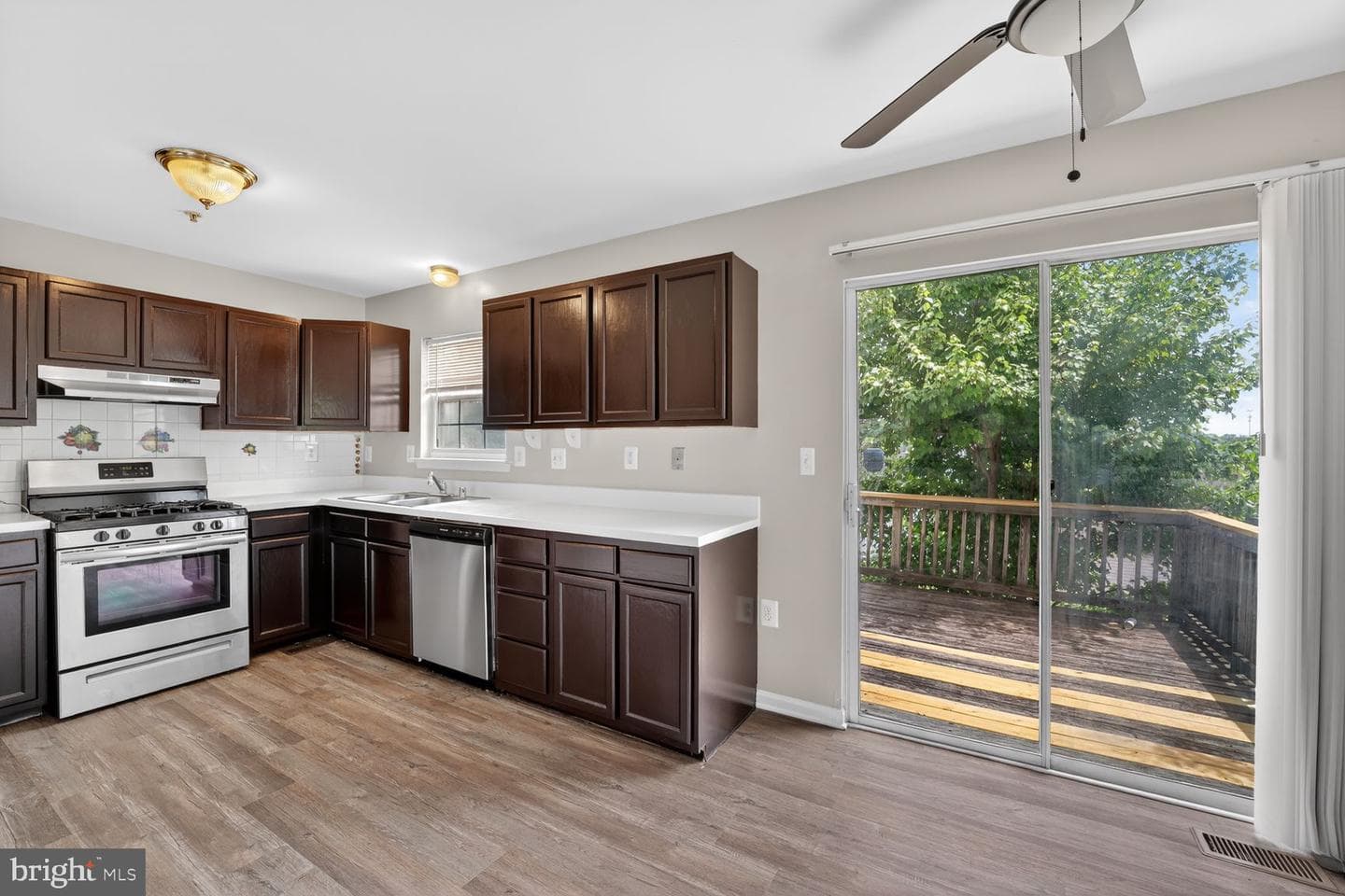 7013 Migliori Court photo 13