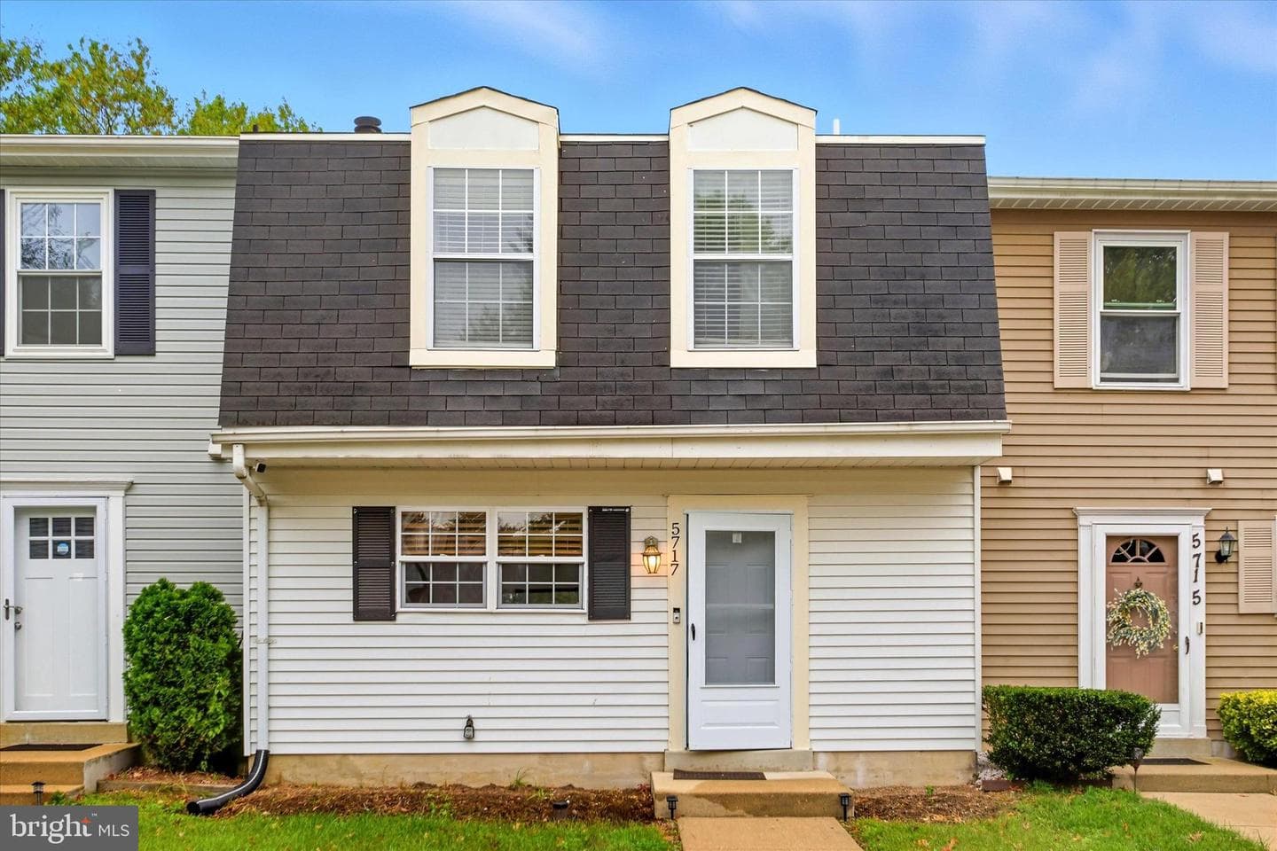 5717 Falkland Place photo 1