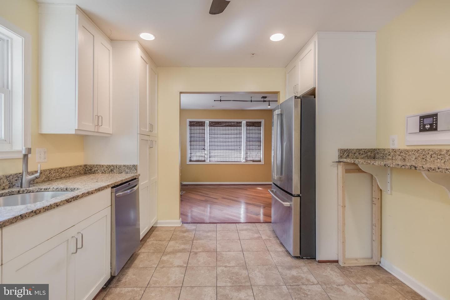 1114 Hybrid Avenue photo 8