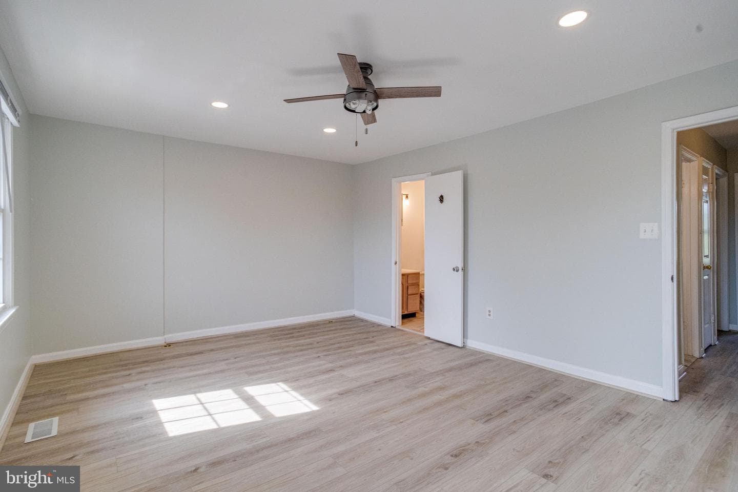 5943 Surratts Village Drive photo 28