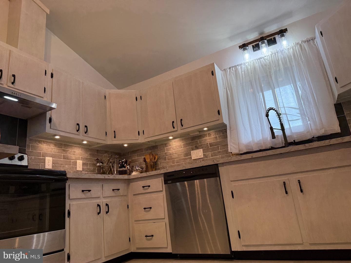 1811 Clayton Drive photo 26