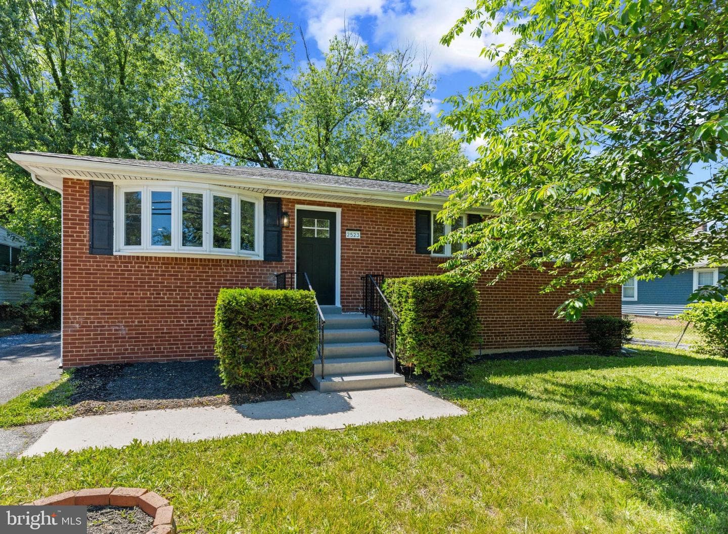 2523 Shadyside Avenue photo 3