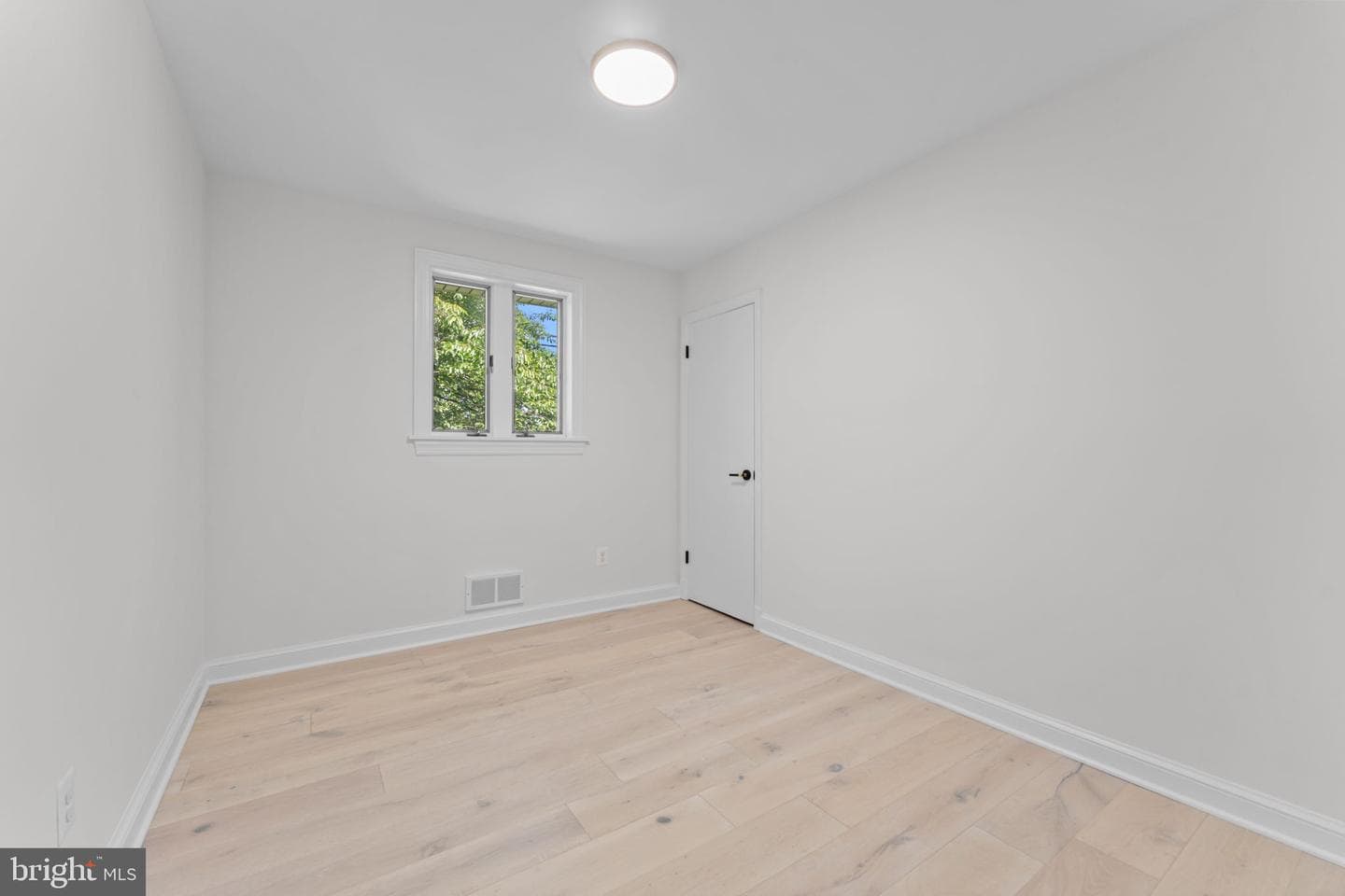 2523 Shadyside Avenue photo 9