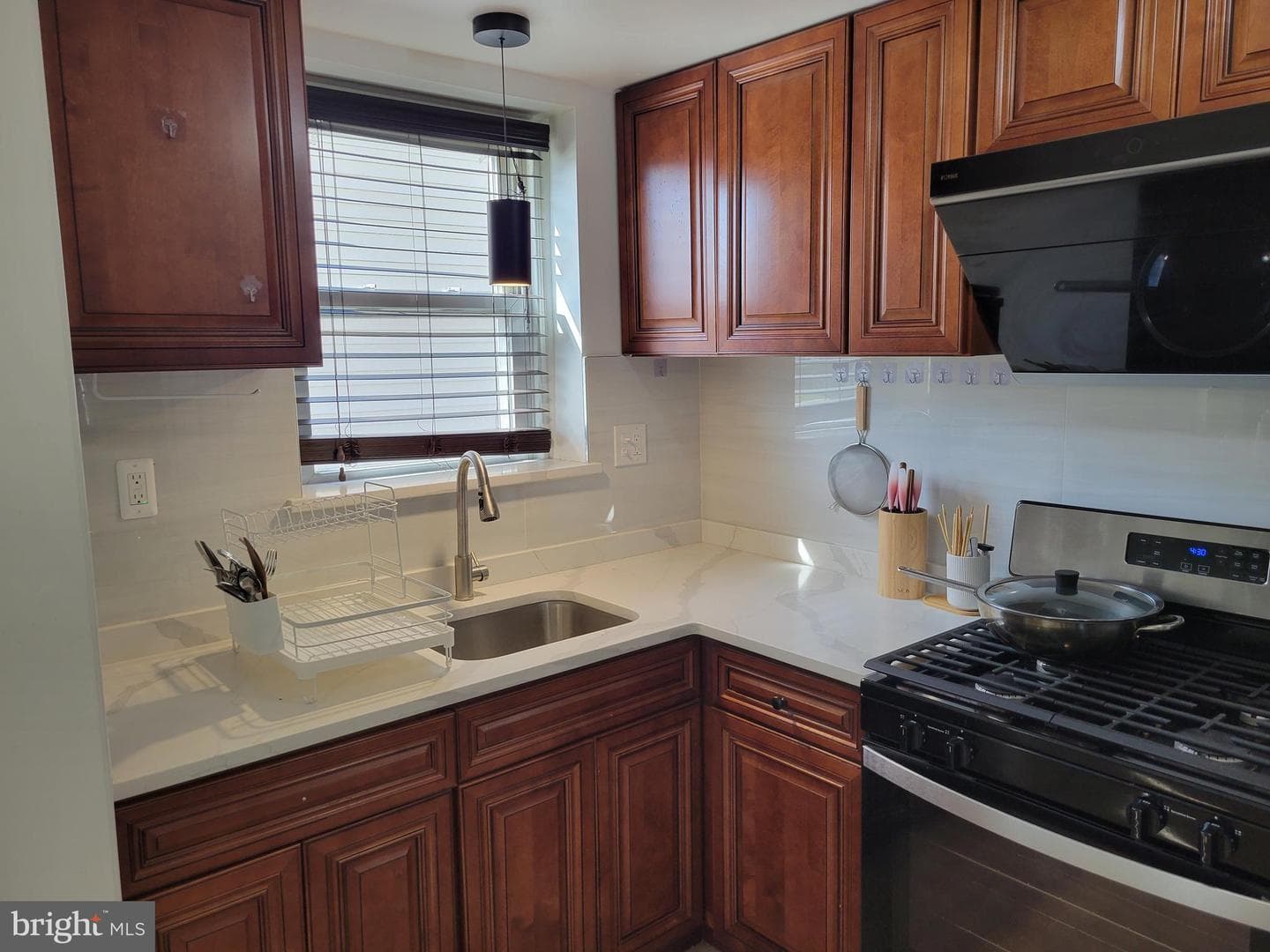 329 Talbott Avenue photo 8