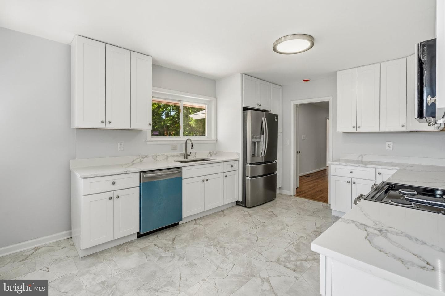 9610 Wellington Street photo 10