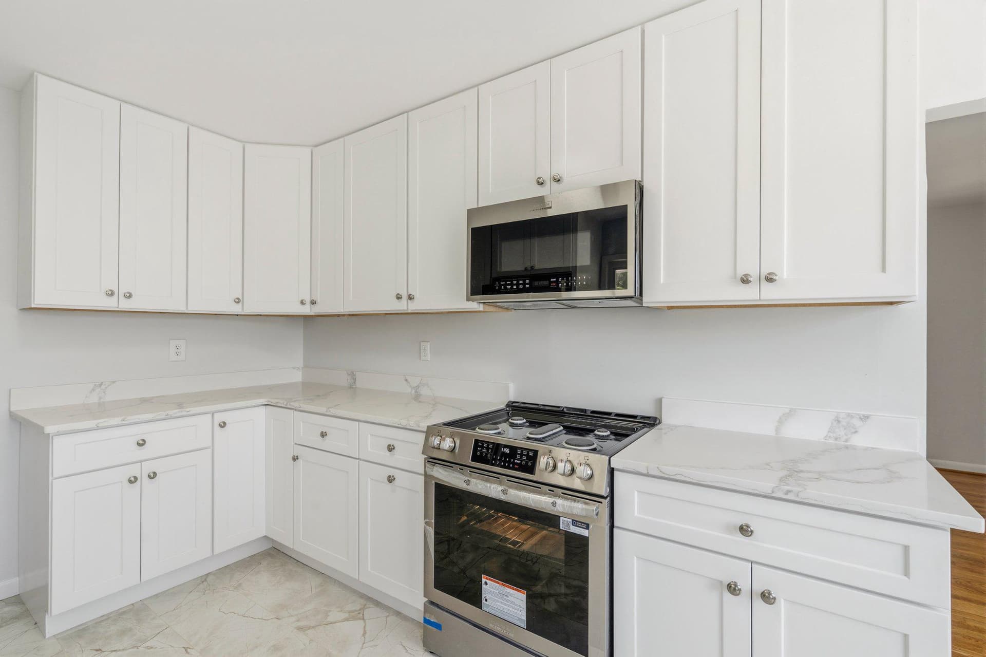 9610 Wellington Street photo 12