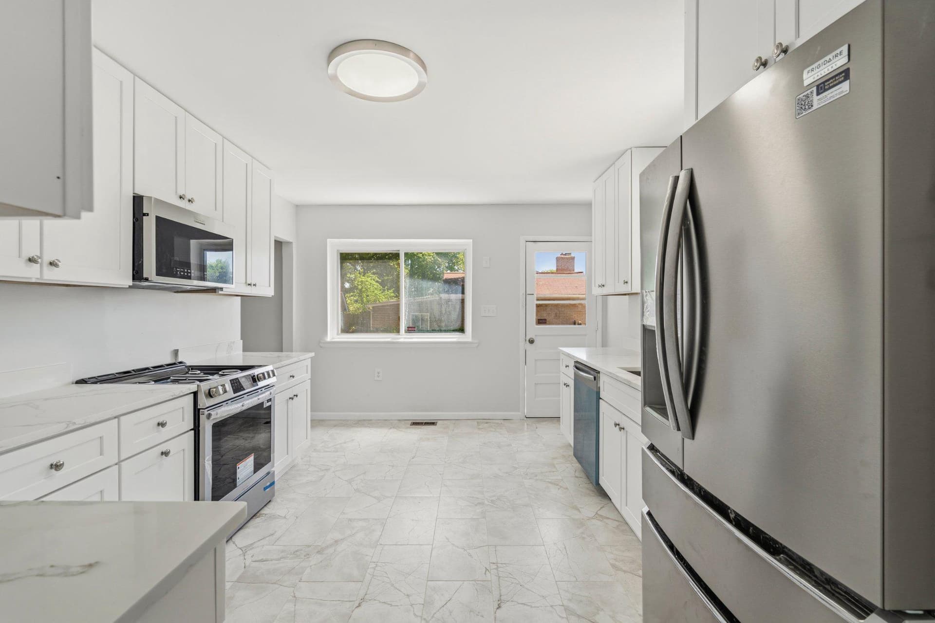 9610 Wellington Street photo 13