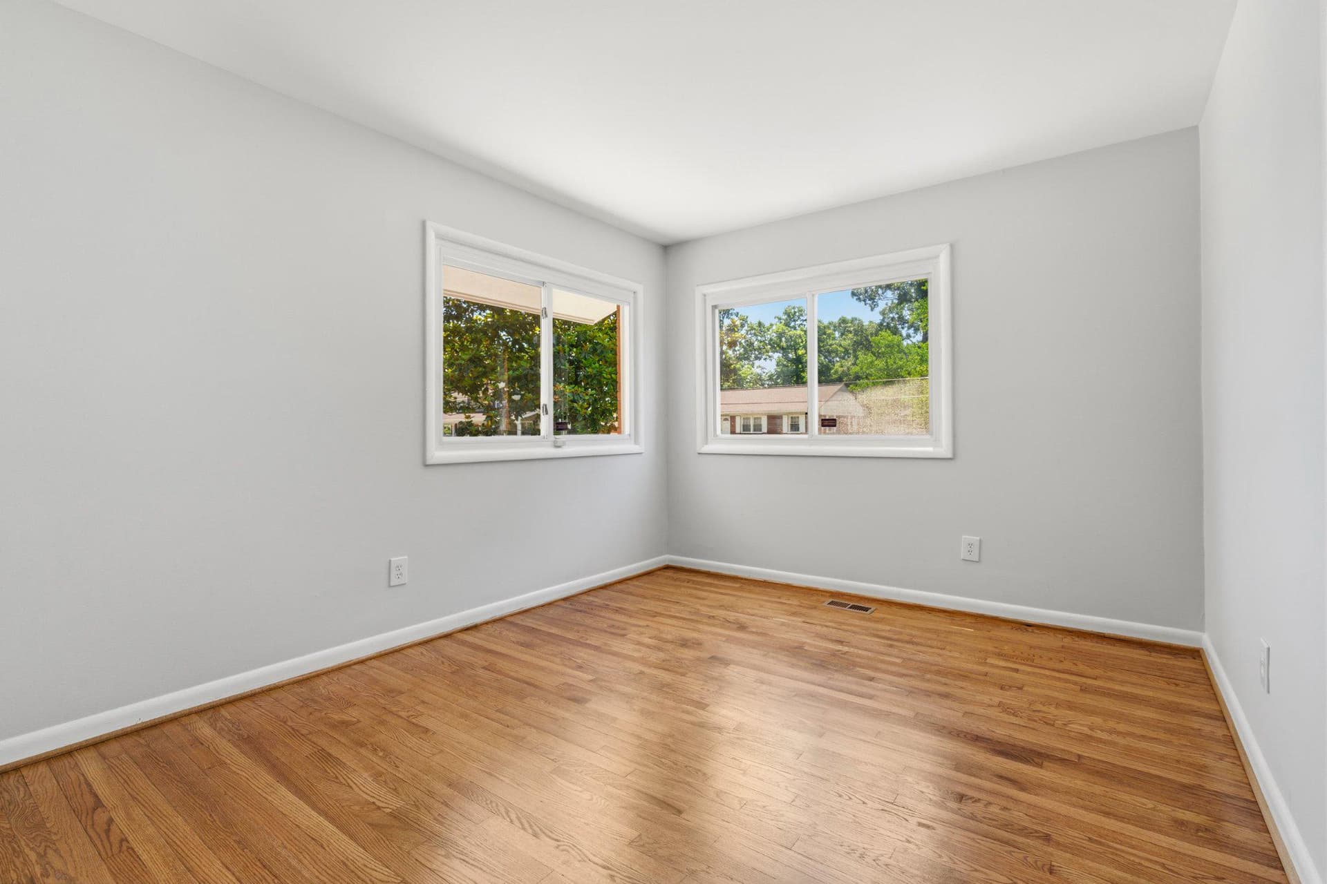 9610 Wellington Street photo 14
