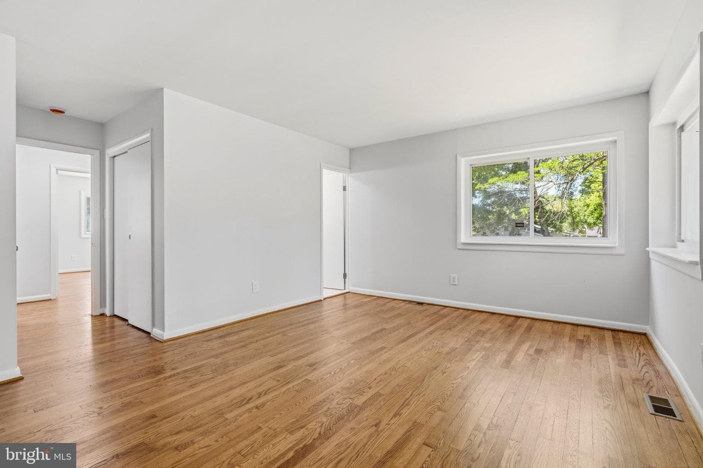 9610 Wellington Street photo 20