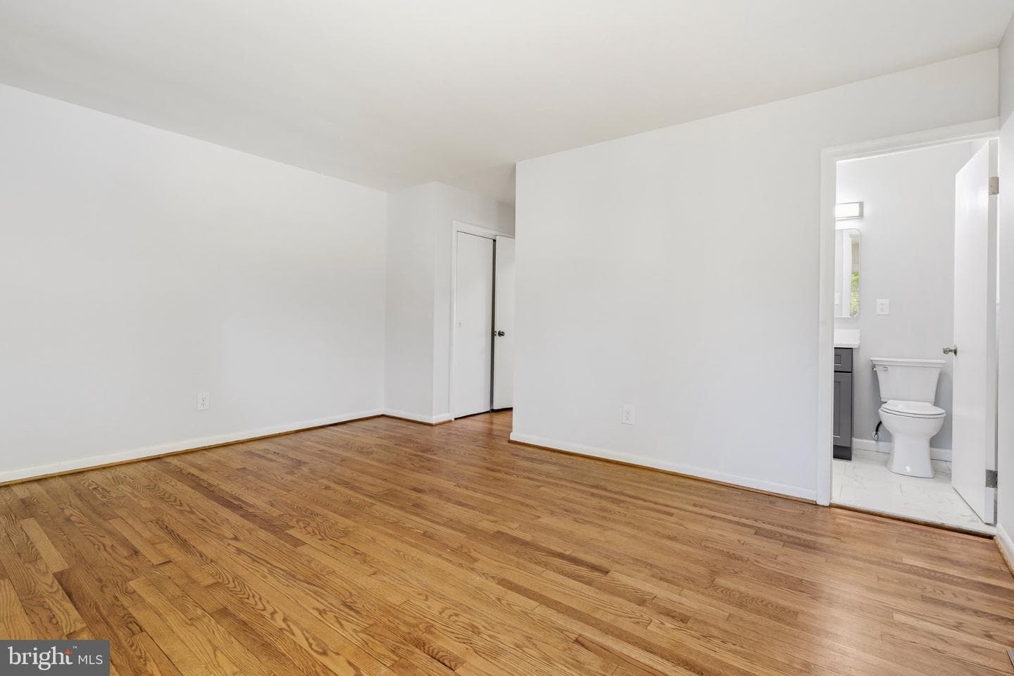 9610 Wellington Street photo 21