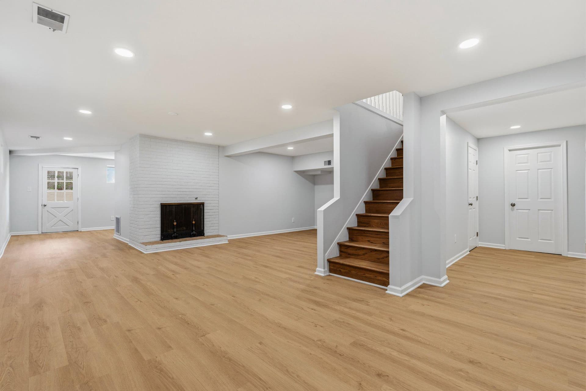 9610 Wellington Street photo 23