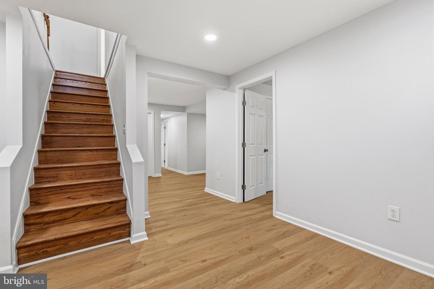 9610 Wellington Street photo 24