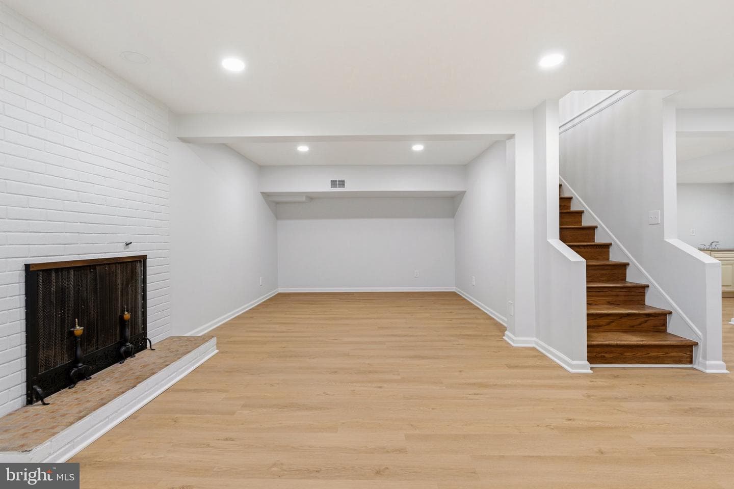 9610 Wellington Street photo 25