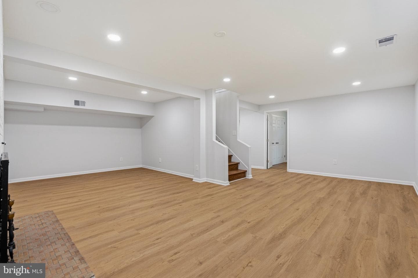 9610 Wellington Street photo 27