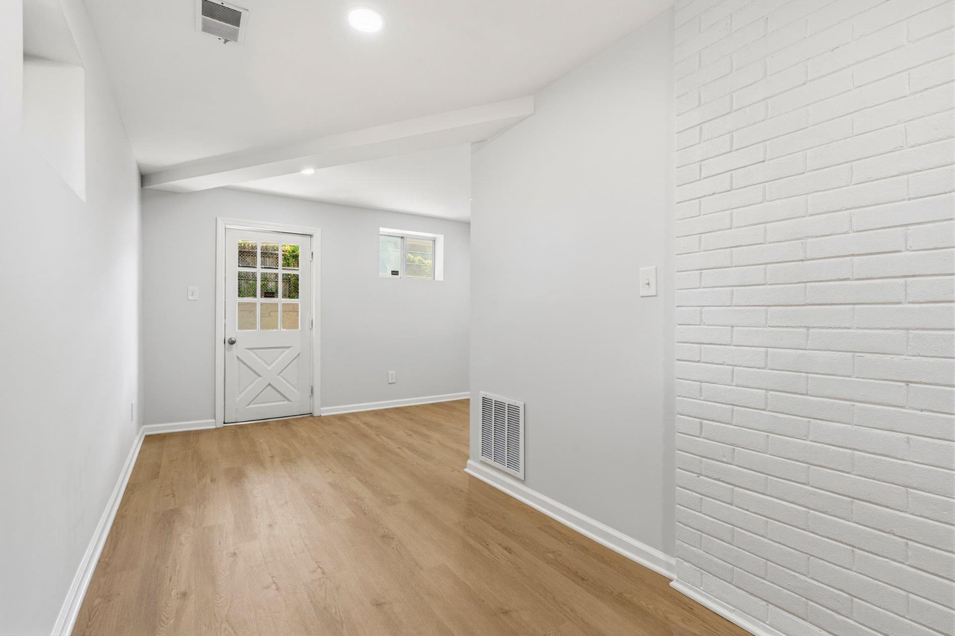 9610 Wellington Street photo 28