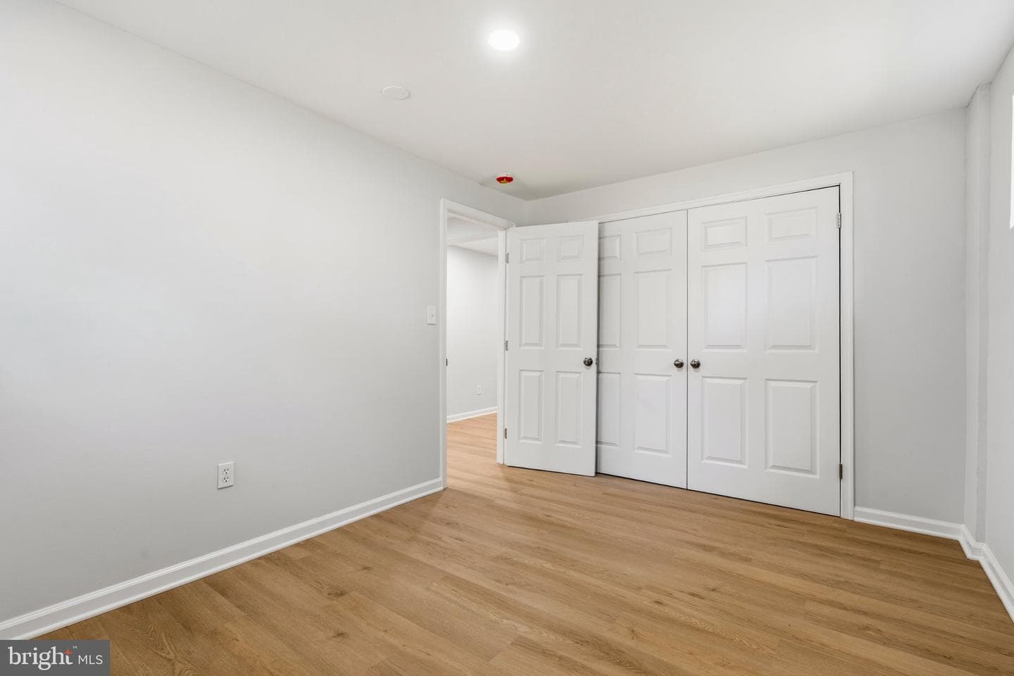 9610 Wellington Street photo 32