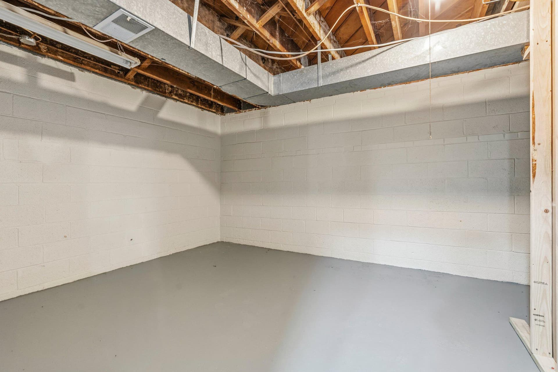 9610 Wellington Street photo 34