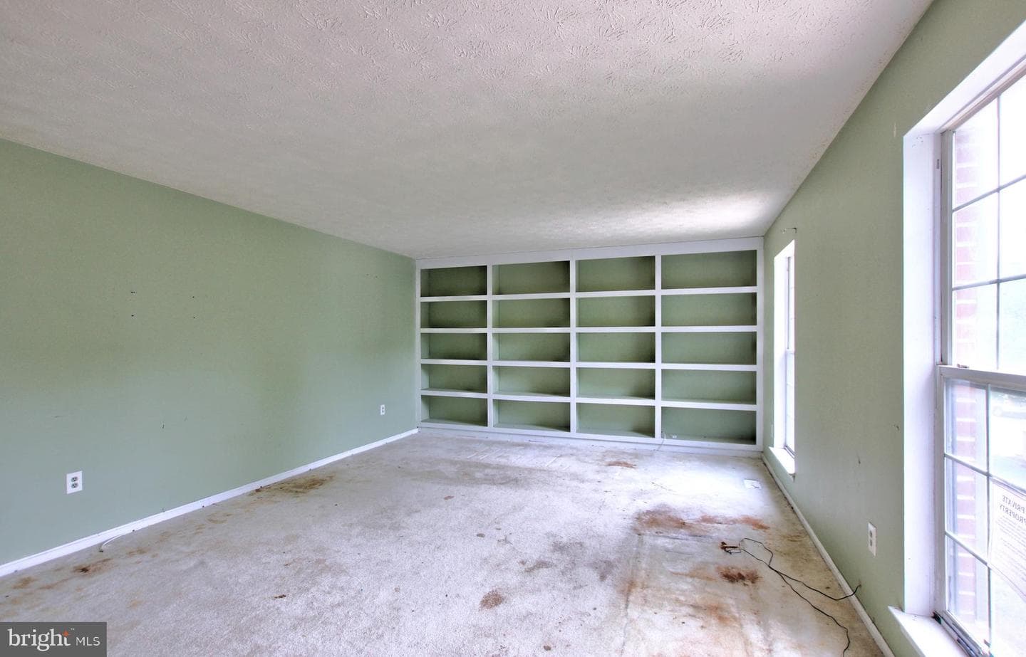 10711 Featherstone Drive photo 3